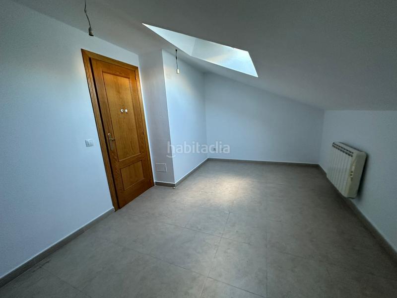 Foto 8675d97a-e952-40fc-afd1-201b63a33591. Alquiler piso oprtunidad piso en venta zona residencial en Villalbilla