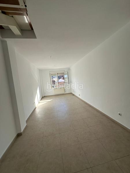 Foto b5cdca44-48ff-425b-91f3-817e9827d6c3. Alquiler piso oprtunidad piso en venta zona residencial en Villalbilla