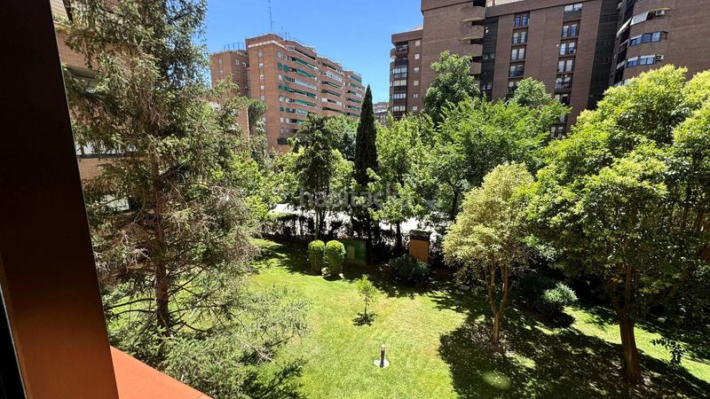 Foto 3d76f033-9738-4aa3-8ec5-2b6ee287288e. Pis amb calefacció aparcament piscina a Peñagrande Madrid
