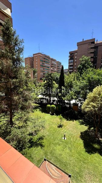 Foto c22e733d-109b-4302-9fa6-ab419bb020ae. Pis amb calefacció aparcament piscina a Peñagrande Madrid