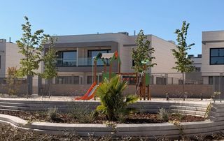 Maison jumelée à El Olivar de Mirabal. Estrena chalet de lujo en urbanizacion cerrada
