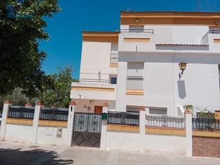 Casa aparellada a Centro