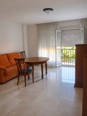 Flat  Calle sancho miranda. Luminoso piso de 2 dormitorios junto al mercado de ciudad jardín