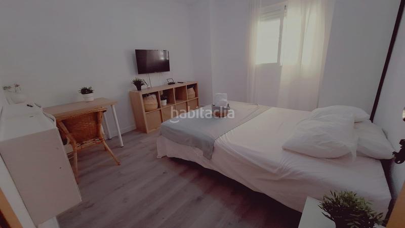 Foto 2cca4a36-2697-4b5b-a827-6410b70ad32a. Alquiler piso en avenida de barcelona 30 piso de 5 dormitorios en avenida barcelona para estudiantes curso escolar completo en Málaga