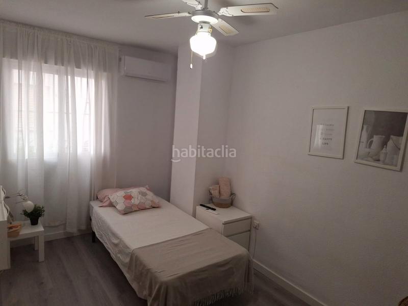 Foto f14c7828-8de5-4d79-9408-533aed885727. Alquiler piso en avenida de barcelona 30 piso de 5 dormitorios en avenida barcelona para estudiantes curso escolar completo en Málaga