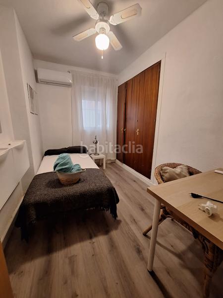 Foto f4562b76-656a-4d78-9a10-0ced8da47eb5. Alquiler piso en avenida de barcelona 30 piso de 5 dormitorios en avenida barcelona para estudiantes curso escolar completo en Málaga