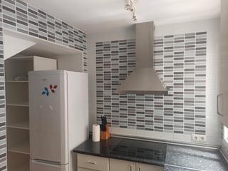 Location Appartement à Calle félix rosso 7. Piso para estudiantes 5 dormitorios en teatinos a 6 minutos anda