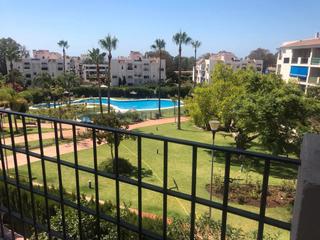 Piso en Calle los jazmines 11. Exclusivo apartamento en locrimar iii – marbella. a tan solo 700