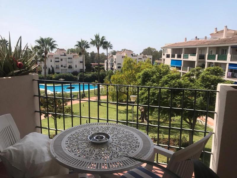 Foto c0745d91-ca45-42c6-bc0e-df4d8f974885. Pis a calle los jazmines 11 a Nueva Andalucía centro Marbella