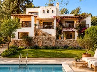 Casa  San lorenzo. Finca rústica con estilo tradicional y amplios espacios en san l