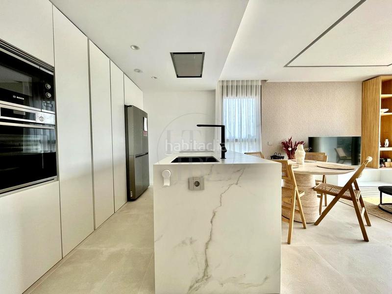 Foto 8a23ec28-d90e-44e6-b005-5e6a836f666f. Location appartement avec parking piscine dans S´Eixample-Can Misses Ibiza