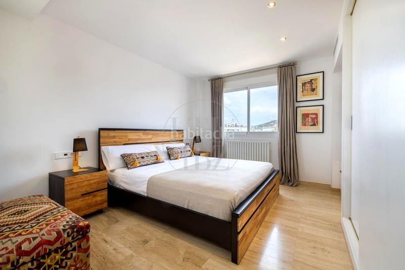 Foto 121bc414-f3d7-4686-a0b2-3c0f16eba322. Àtic amb aparcament piscina a Marina Botafoc-Talamanca Ibiza