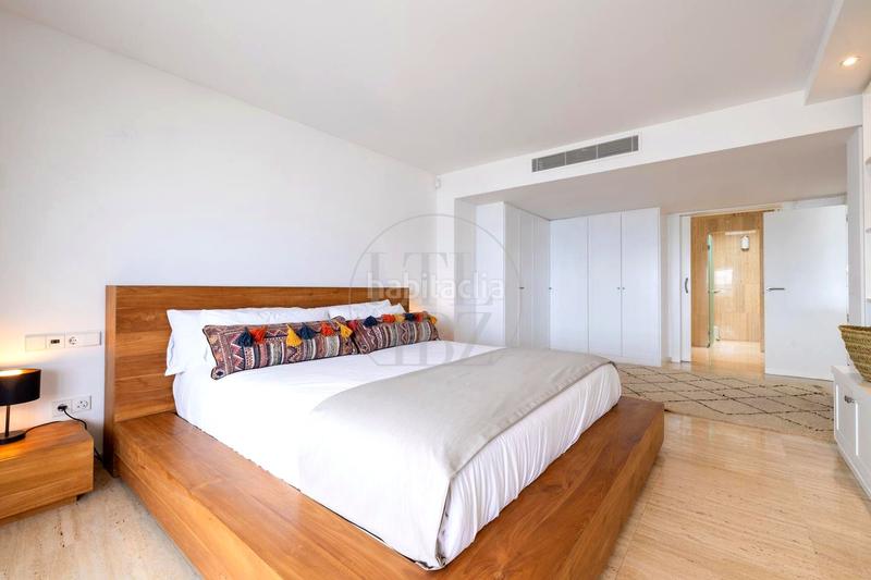 Foto 239409d6-90cd-4371-99bc-d18c07fa738c. Àtic amb aparcament piscina a Marina Botafoc-Talamanca Ibiza