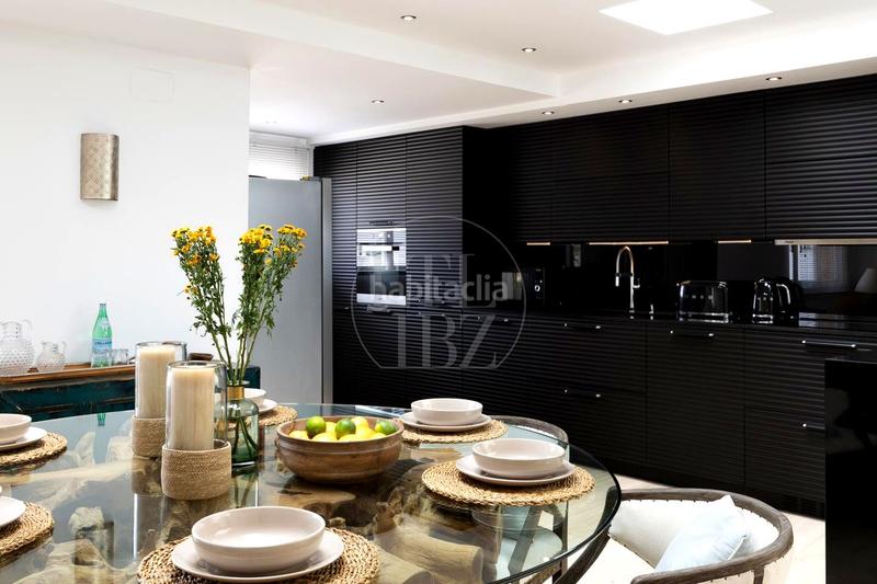 Foto 36ae91fb-d202-4ce4-b255-552a49c11234. Àtic amb aparcament piscina a Marina Botafoc-Talamanca Ibiza