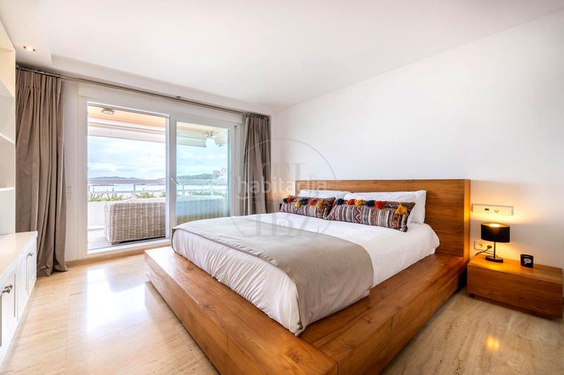 Foto 45334de4-e6e1-47fb-8077-434d84d1c29c. Àtic amb aparcament piscina a Marina Botafoc-Talamanca Ibiza