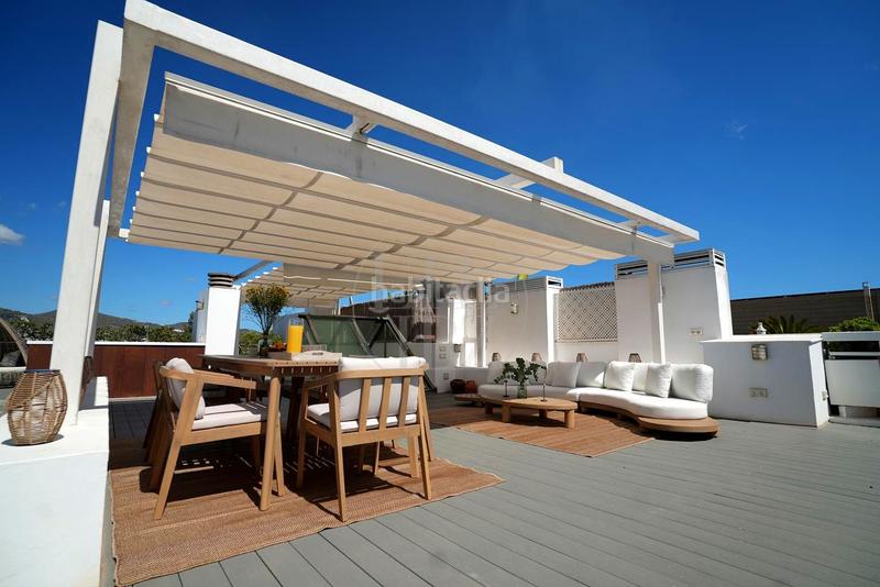 Foto 7fa75174-e6c7-491e-b9b6-4b8e2bdc3c6b. Àtic amb aparcament piscina a Marina Botafoc-Talamanca Ibiza