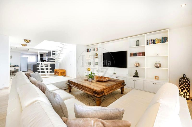 Foto 94caa131-7107-41c1-af06-8b1d9e186f53. Àtic amb aparcament piscina a Marina Botafoc-Talamanca Ibiza