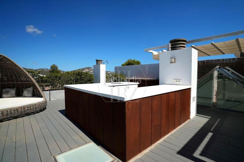 Foto bd1fe4a2-09d8-43b3-bde6-057dac3823c8. Àtic amb aparcament piscina a Marina Botafoc-Talamanca Ibiza