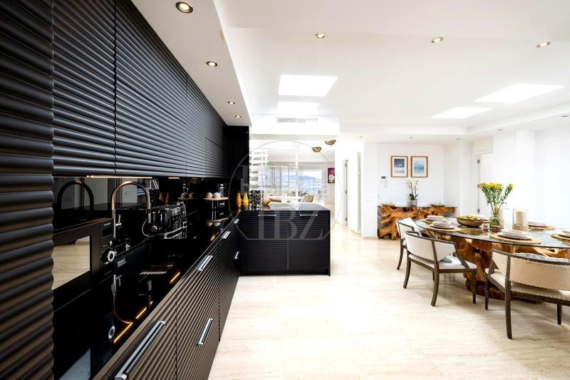 Foto cf4a72bb-f7d9-44b0-baa6-7eac651de8c7. Àtic amb aparcament piscina a Marina Botafoc-Talamanca Ibiza