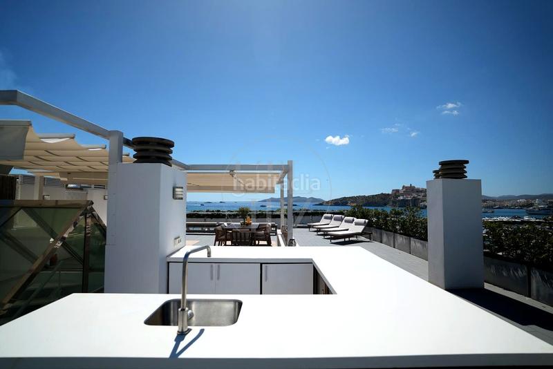 Foto f49591c3-79ae-45ad-a1b4-45f2de27ac07. Àtic amb aparcament piscina a Marina Botafoc-Talamanca Ibiza
