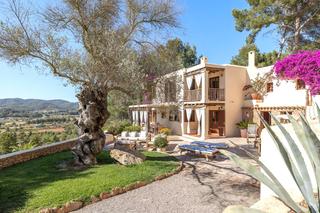 Casa a Sant Antoni de Portmany. Encantadora finca tradicional en el corazn de ibiza  san rafael