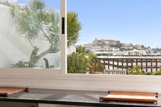 Àtic  Avinguda 8 d'agost. Ático en venta en marina botafoch con gran terraza y vista a dal