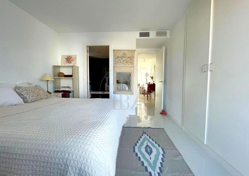 Foto bc392419-6b17-4a3c-87e5-6771a0635b01. Apartament amb piscina a Ses Figueretes - Platja d'en Bossa - Cas Serres Ibiza