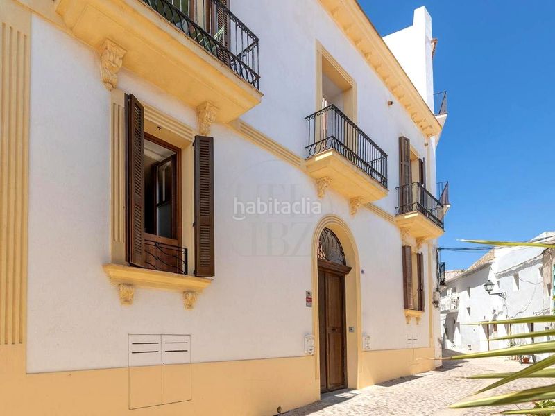Foto 0b9b13ba-6acb-4fda-bd2a-0731b2a94de5. Dúplex a Dalt Vila-La Marina Ibiza