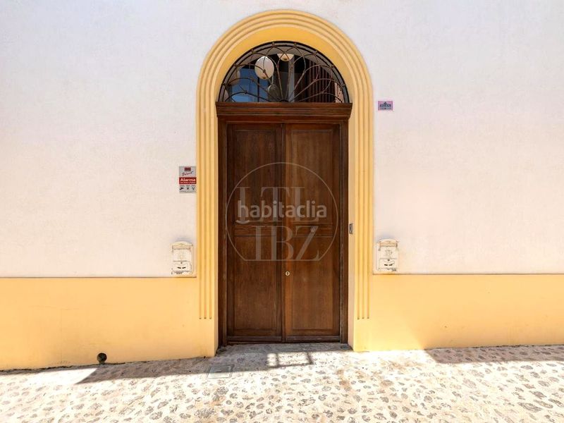 Foto 8d333449-a8e0-4216-9d45-51e075ee6660. Dúplex a Dalt Vila-La Marina Ibiza