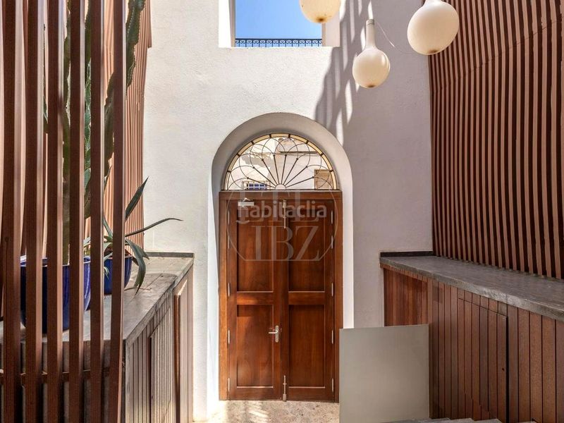 Foto c1eb1b39-14a8-41cf-a658-b5aaa77cbb82. Dúplex a Dalt Vila-La Marina Ibiza
