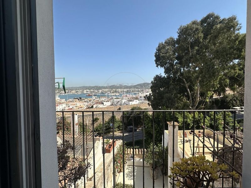 Foto ff4b8402-6765-4ac9-ad1d-0d9753d460af. Appartement dans Dalt Vila-La Marina Ibiza
