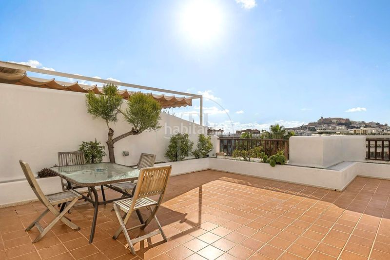 Foto 1bcb9a7a-8b65-4d8a-89e1-dd6be28bf64f. Lloguer àtic amb aparcament piscina a Marina Botafoc-Talamanca Ibiza