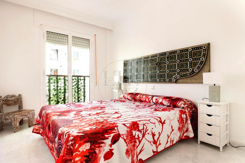 Foto 53a28a49-9145-46e9-aceb-ed060cd5b2a3. Lloguer àtic amb aparcament piscina a Marina Botafoc-Talamanca Ibiza