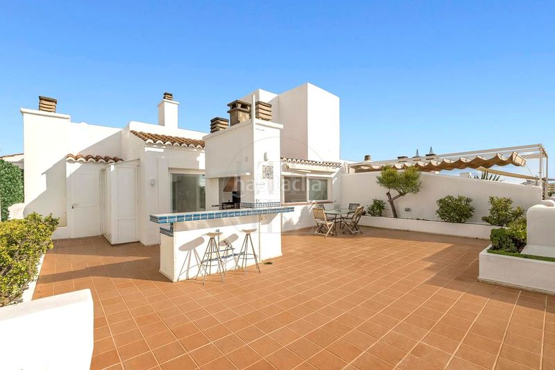 Foto 6398201f-4f21-4e86-87e9-0aa59cf592ea. Lloguer àtic amb aparcament piscina a Marina Botafoc-Talamanca Ibiza