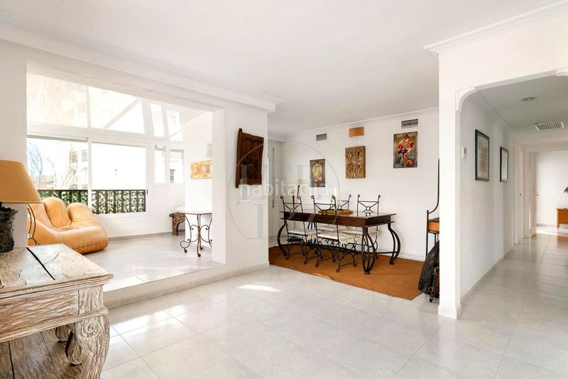 Foto 77d30a95-4b2a-484f-9f30-ee3c7e14fd04. Lloguer àtic amb aparcament piscina a Marina Botafoc-Talamanca Ibiza