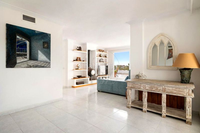 Foto 889a47b9-e2f7-4d2e-b66c-8005a914f5e3. Lloguer àtic amb aparcament piscina a Marina Botafoc-Talamanca Ibiza