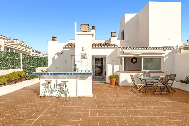 Foto 71843665-c4d3-450f-a632-5433fa20c95e. Miete dachwohnung mit parking pool in Marina Botafoc-Talamanca Ibiza
