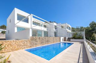 Casa  Carrer corneja. Exclusiva villa en can pep sim