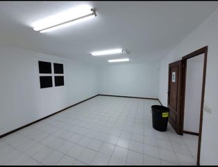 Lloguer Local Comercial  De fernando arce. Alquiler de local en tanos, nueva ciudad, torrelavega!