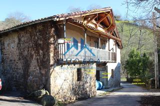 Casa adossada  Barrio villasuso. En venta encantadora casa de piedra en villasuso de anievas, can