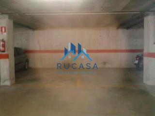Autoparkplatz  Marqués de valdecilla. Venta de 1 o 2 plazas de garaje en soto de la marina.