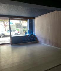 Lloguer Local Comercial  Francisco díaz. Se alquila local torrelavega