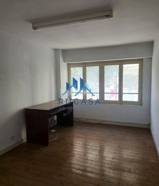 Foto e86c0bc8-d6e5-4832-8986-d1f7f5237030. Lloguer local comercial a Centro Torrelavega