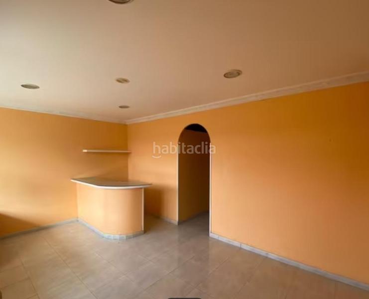 Foto 39299b3d-4687-43d9-95c8-56fa13f68480. Location local commercial dans Voto