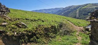 Terreny residencial  La gurueba. Venta cabaña con finca en vega de pas