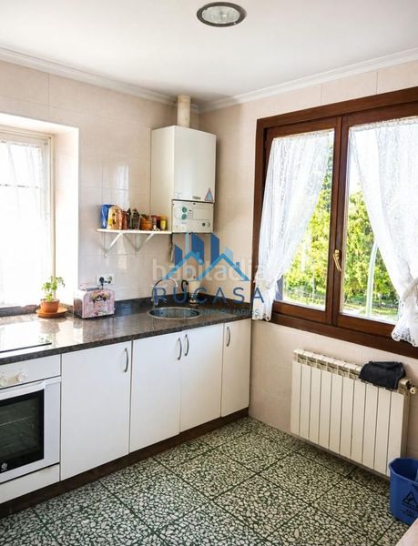 Foto f234958b-3a24-4124-a703-73496f80574e. Casa a Campoo de Enmedio