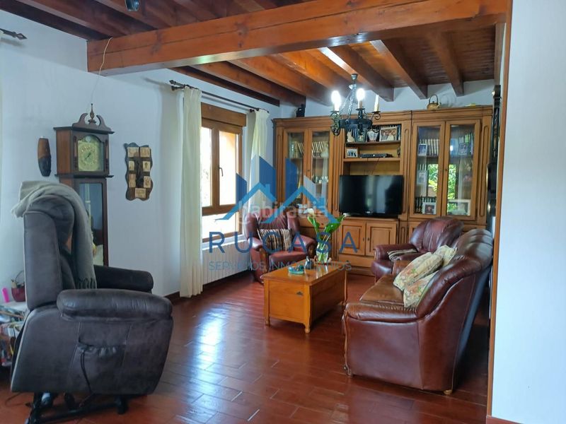 Foto a0c051f5-7c9d-4ef3-94e3-2626a540480c. Casa a Parbayón Piélagos