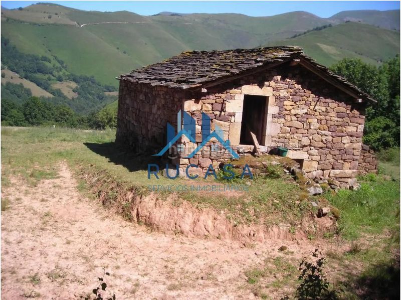 Foto d34680df-04bd-4508-820f-000b7181f55a. Casa a Vega de Pas