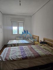 Etagenwohnung  Calle padre rábago. Torrelavega, frente parking carmencita