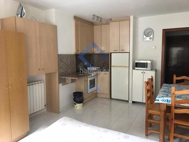 Foto c00c7595-e5fc-47dd-a041-99a2e20ee881. Piso estudio en Vila Encamp